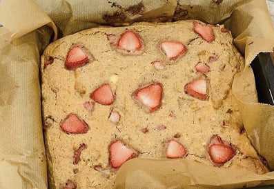 🍌🍓 Fruit and Peanut Butter Sheet Pancakes 🍓🍌