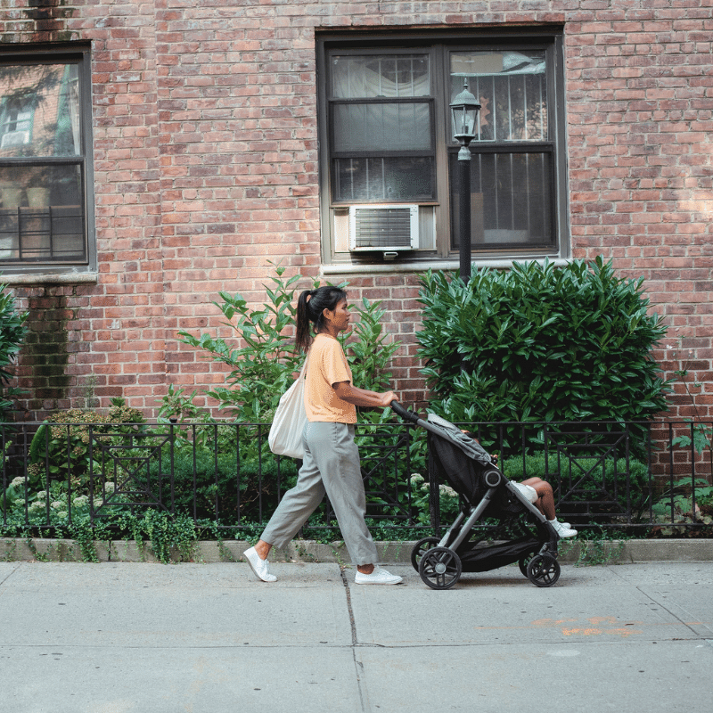 Essential Tips For Keeping Your Baby Bag Up-to-Date Through the Seasons